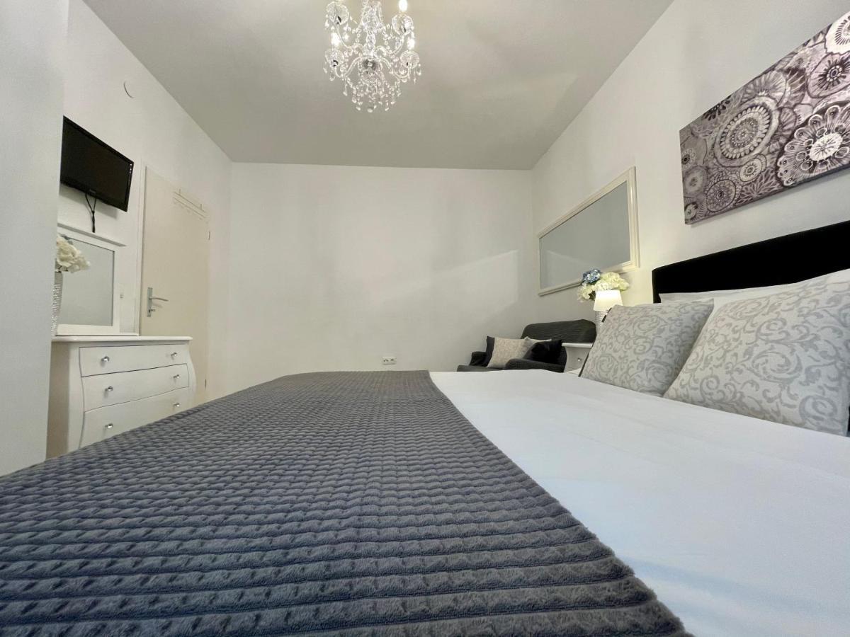 Central Square Guest House Ζαντάρ Εξωτερικό φωτογραφία